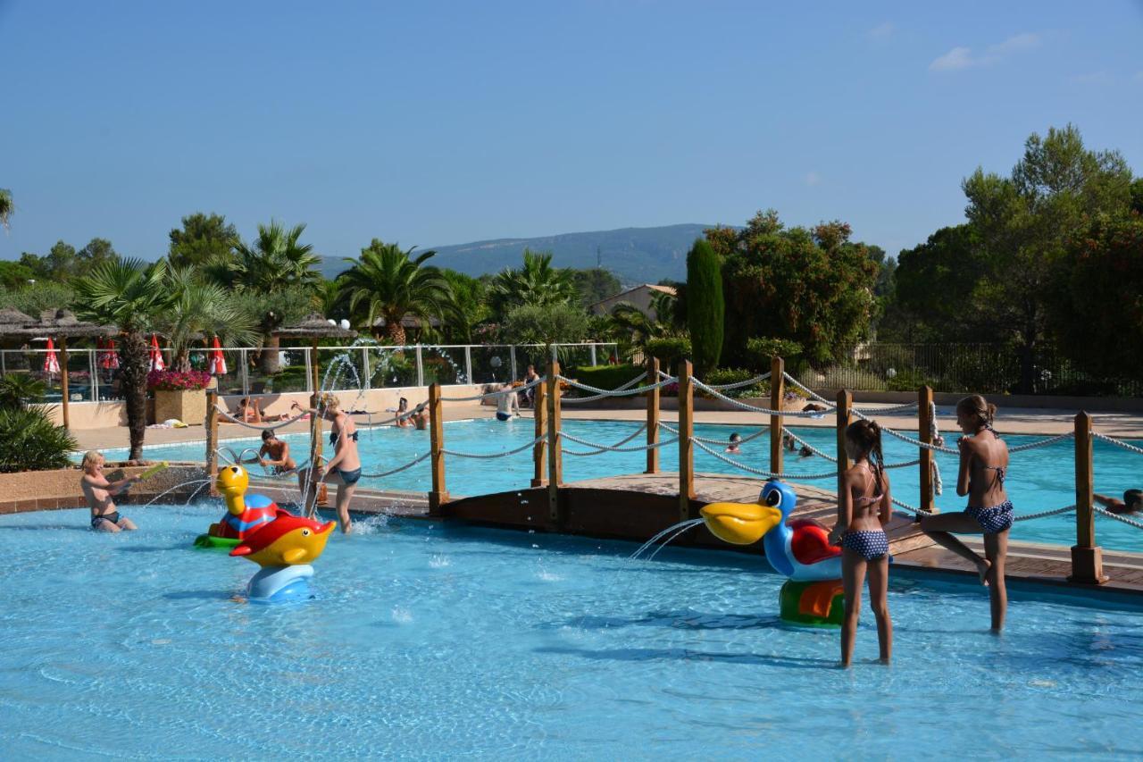 3 Bedroom Chalets Camping Lei Suves - Joycasa Roquebrune-sur-Argens Exterior photo